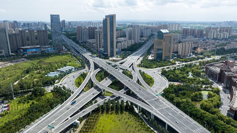 Descubre_la_Plaza_Ecolo_gica_de_Changchun__El_Futurista_Centro_de_Tra_nsito_de_China__ video poster