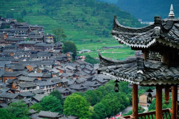 Descubre_la_Vibrante_Cultura_del_Pueblo_Miao_de_Xijiang_Qianhu