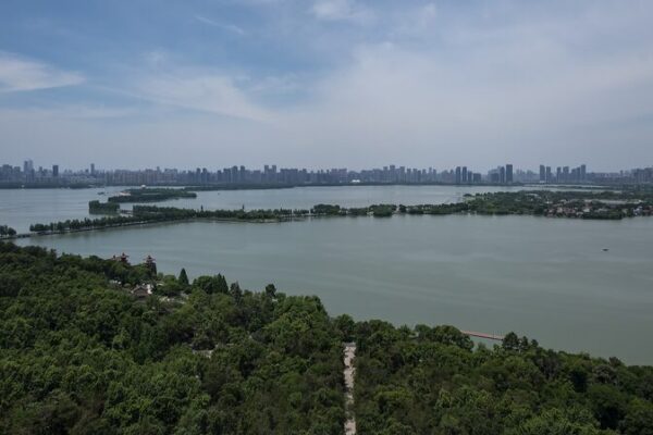 Descubre_la_impresionante_Terraza_Chutian_de_Wuhan__Una_mezcla_de_historia_y_modernidad