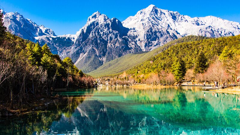 Descubre_la_impresionante_belleza_del_Valle_de_la_Luna_Azul_en_la_Montan_a_de_Nieve_Yulong video poster