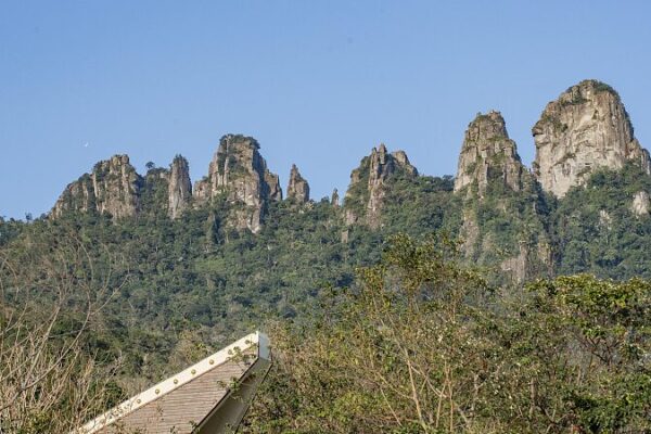 Descubre la mágica Montaña de las Siete Hadas en Hainan Descubre_la_ma_gica_Montan_a_de_las_Siete_Hadas_en_Hainan video poster
