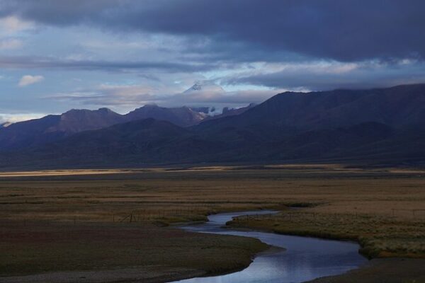 Descubre_la_magia_del_pai_s_de_las_maravillas_invernales_del_Monte_Kailash_____ video poster