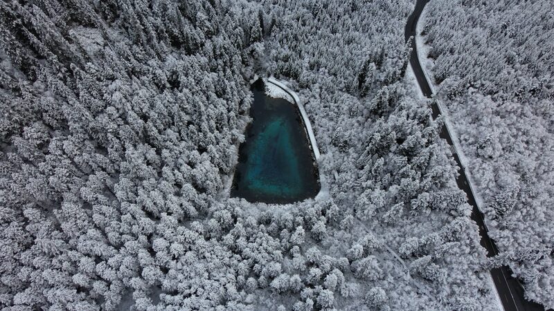 Descubre_la_magia_invernal_de_Jiuzhaigou__un_cuento_de_hadas_chino_hecho_realidad__ video poster