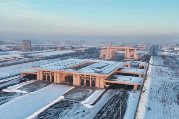 Descubre la magia invernal de Khorgos: el paraíso nevado escondido de China ⛄️❄️ Descubre_la_magia_invernal_de_Khorgos__el_parai_so_nevado_escondido_de_China_____ video poster
