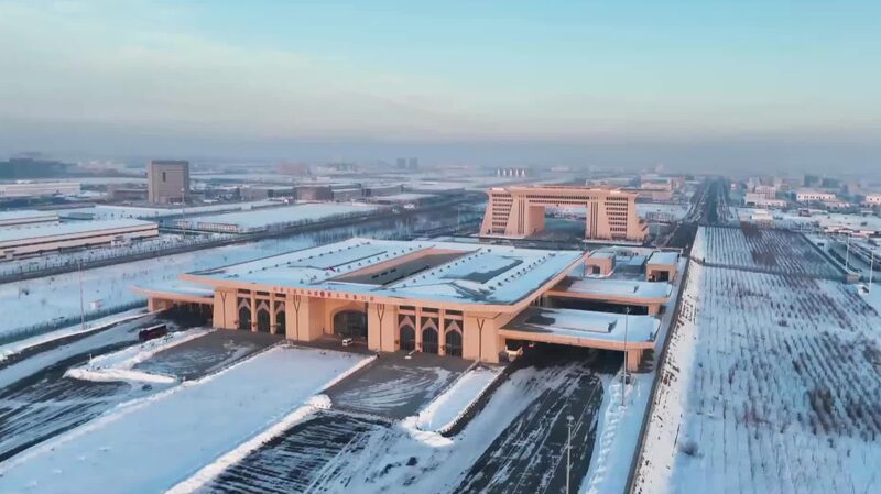 Descubre_la_magia_invernal_de_Khorgos_en_el_parai_so_nevado_de_Xinjiang video poster