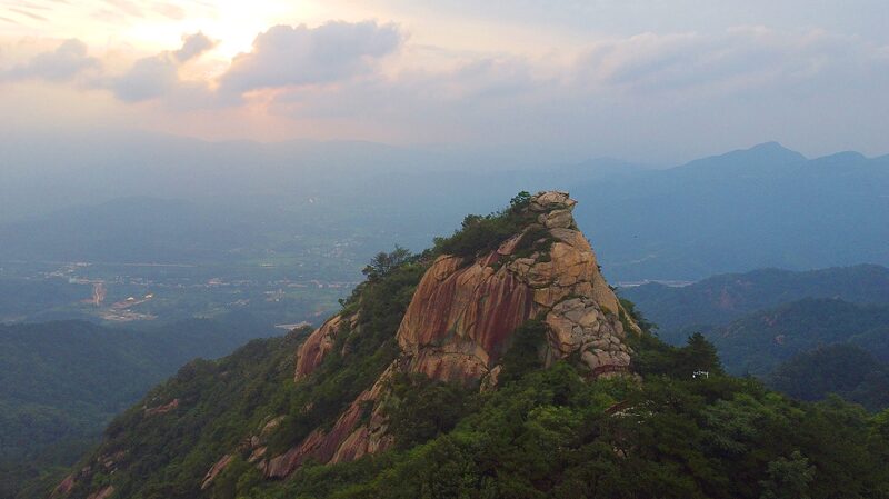 Descubre_la_nieve_en_el_Monte_Jigong___Un_parai_so_invernal_en_Henan_ video poster