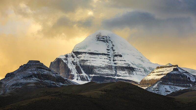 Descubre_las_Esple_ndidas_Vistas_de_Invierno_del_Monte_Kailash_en_Xizang__China video poster