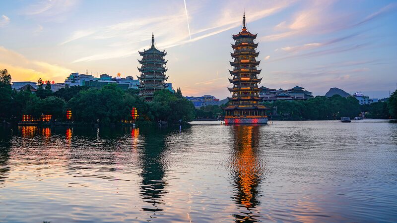 Descubre_las_Pagodas_del_Sol_y_la_Luna_de_Guangxi__Las_Maravillas_Gemelas_de_China__