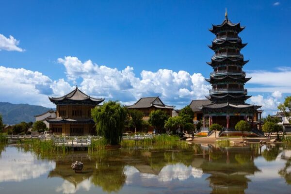 Descubre las Vibras Artísticas del Pueblo de Arte en Tallado de Madera Jianchuan 🌲✨ Descubre_las_Vibras_Arti_sticas_del_Pueblo_de_Arte_en_Tallado_de_Madera_Jianchuan___ video poster