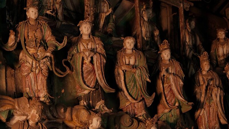 Descubre_las_encantadoras_estatuas_pintadas_del_Templo_Shuanglin