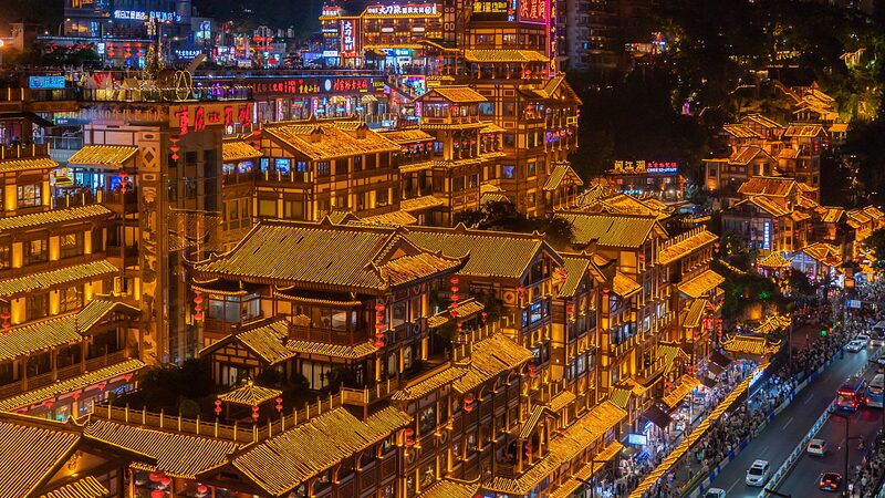 Descubre_las_luces_nocturnas_de_ciencia_ficcio_n_de_Hongya_Cave_en_Chongqing___ video poster