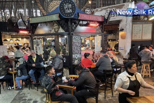Descubriendo el Mercado de San Telmo: ¡Una Aventura Culinaria en Buenos Aires! Descubriendo_el_Mercado_de_San_Telmo___Una_Aventura_Culinaria_en_Buenos_Aires_ video poster