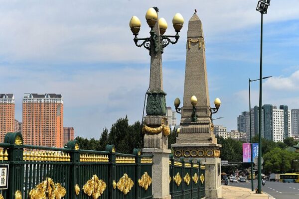 Descubriendo el icónico Puente Jihong de Harbin: Una pintoresca mezcla de historia y cultura Descubriendo_el_ico_nico_Puente_Jihong_de_Harbin__Una_pintoresca_mezcla_de_historia_y_cultura video poster