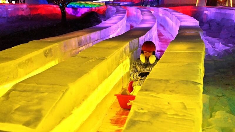Desli_zate_a_la_Aventura___Toboga_n_de_Hielo_de_512_Metros_Abre_en_Changchun_Ice_and_Snow_New_World_