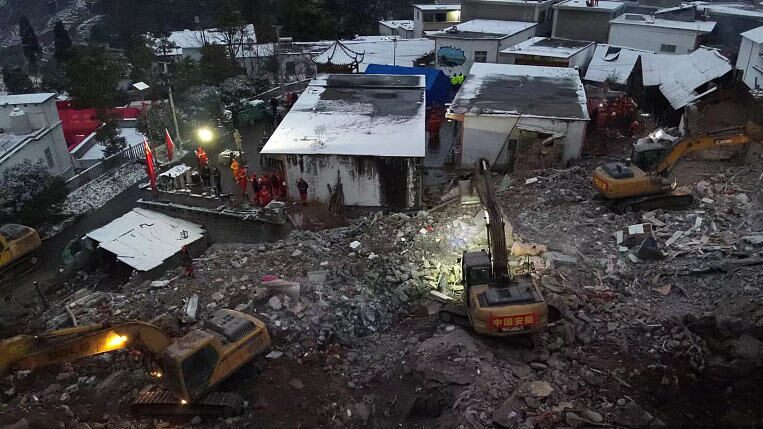 Deslizamiento_en_Yunnan_____residentes_evacuados_a_salvo video poster