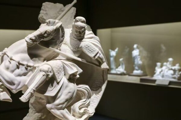 Deslumbrantes_esculturas_en_piedra_de_Quyang_antiguo_en_el_Museo_Nacional_de_China video poster