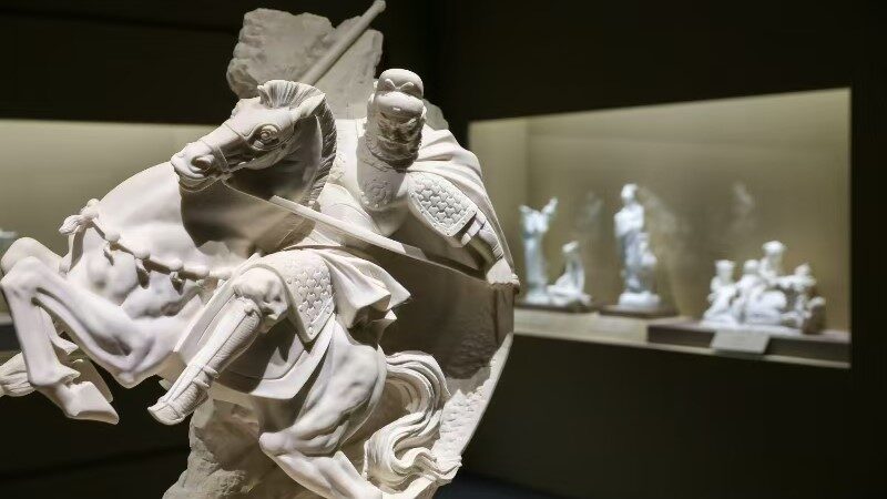 Deslumbrantes_esculturas_en_piedra_de_Quyang_antiguo_en_el_Museo_Nacional_de_China video poster