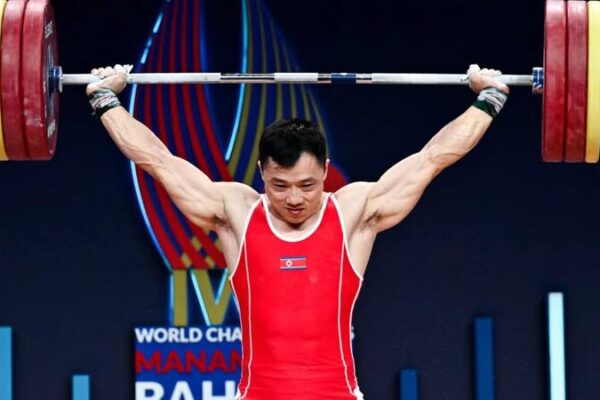 Despegue Récord: Ri Chong Song y Ri Suk de la RPDC Rompen Récords 🏋️♂️🔥 Despegue_Re_cord__Ri_Chong_Song_y_Ri_Suk_de_la_RPDC_Rompen_Re_cords_______
