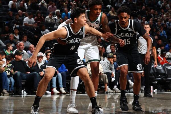 Después de 2,189 días, Cui Yongxi brilla en su debut en la NBA con los Nets ✨🏀 Despue_s_de_2_189_di_as__Cui_Yongxi_brilla_en_su_debut_en_la_NBA_con_los_Nets___