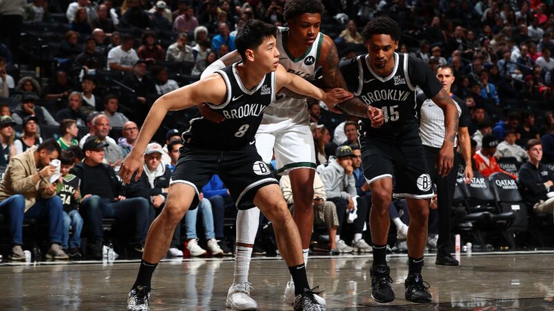 Despue_s_de_2_189_di_as__Cui_Yongxi_brilla_en_su_debut_en_la_NBA_con_los_Nets___