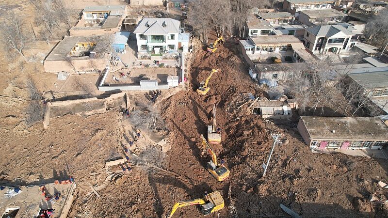 Despue_s_del_terremoto__Jishishan_se_reconstruye_con_espi_ritu_comunitario_y_alegri_a_del_solsticio_de_invierno video poster