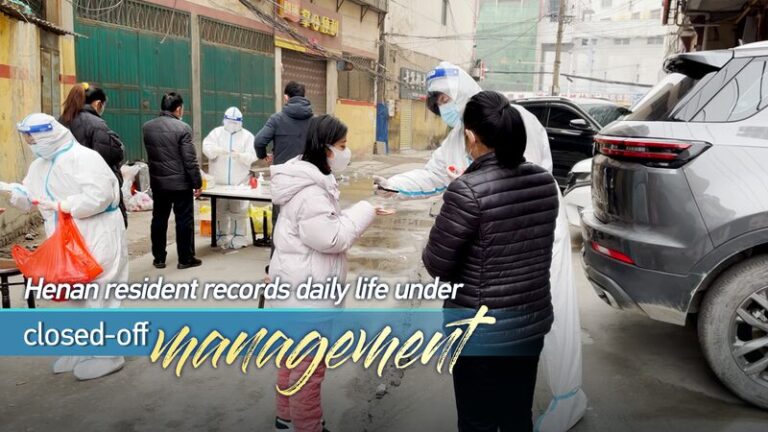 Detra_s_de_Puertas_Cerradas__La_Vida_Bajo_Cuarentena_en_Henan video poster