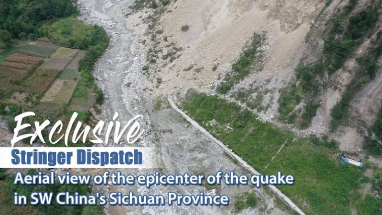 Devastador_terremoto_golpea_la_provincia_de_Sichuan_en_China__66_vidas_perdidas video poster