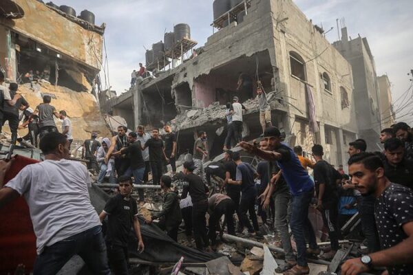 Día 38 del Conflicto en Gaza: Cierran Hospitales Mientras Aumentan las Víctimas Di_a_38_del_Conflicto_en_Gaza__Cierran_Hospitales_Mientras_Aumentan_las_Vi_ctimas video poster