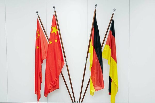 Diálogo Financiero entre China y Alemania: Alejándose del Desacoplamiento 🚀 Dia_logo_Financiero_entre_China_y_Alemania__Aleja_ndose_del_Desacoplamiento__