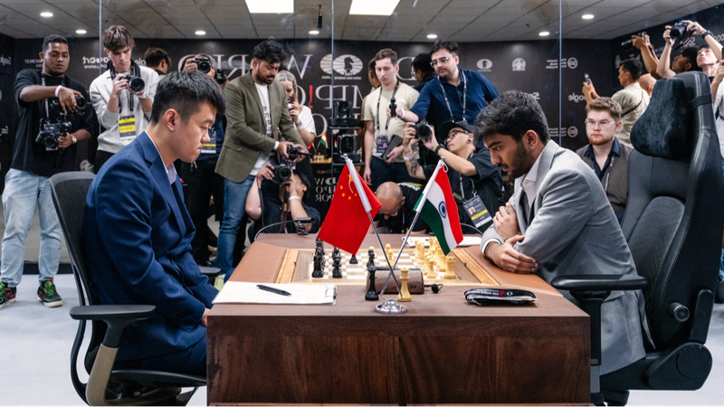 Ding_Liren_triunfa_sobre_Gukesh_en_la_apertura_del_Campeonato_Mundial_de_Ajedrez__