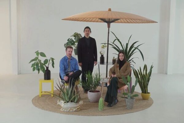 Diseñador alemán y artesanía china se unen en una silla ganadora 🪑✨ Disen_ador_alema_n_y_artesani_a_china_se_unen_en_una_silla_ganadora___ video poster