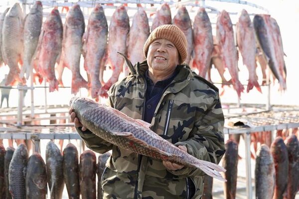 ¡Diversión Invernal Te Espera: ¡Comienza el Décimo Festival de Pesca en Hielo del Lago Wolong! _Diversio_n_Invernal_Te_Espera___Comienza_el_De_cimo_Festival_de_Pesca_en_Hielo_del_Lago_Wolong_