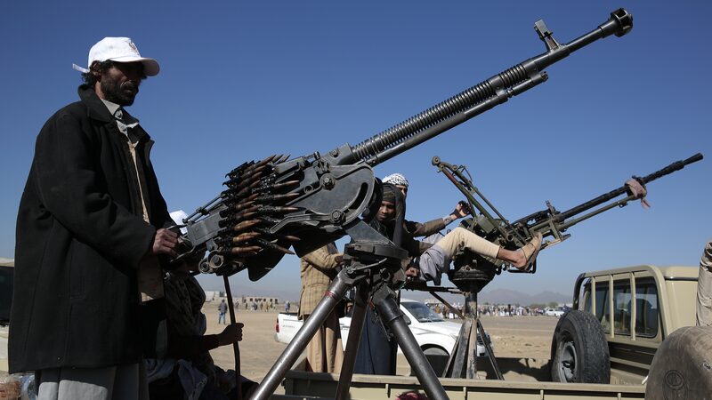 Drama_en_el_Mar__Buques_de_EE__UU__se_Defienden_de_Ataques_con_Misiles_Houthi___