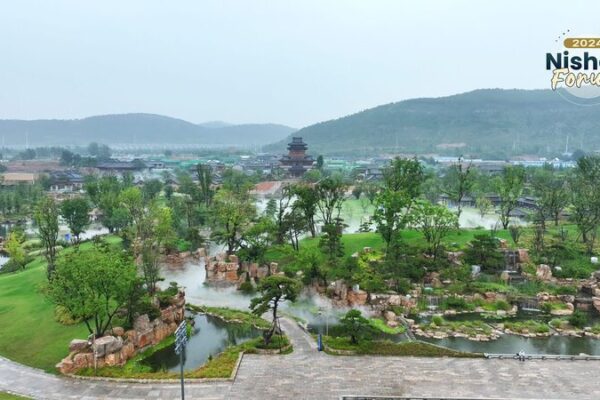 Drones revelan la mágica Ciudad de Luyuan en Qufu, ¡un tesoro por descubrir! Drones_revelan_la_ma_gica_Ciudad_de_Luyuan_en_Qufu___un_tesoro_por_descubrir_ video poster