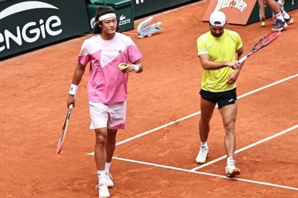 Dúo sorpresa Zhang y Machac se mete en cuartos de final de Roland Garros 🎾🔥 Du_o_sorpresa_Zhang_y_Machac_se_mete_en_cuartos_de_final_de_Roland_Garros___