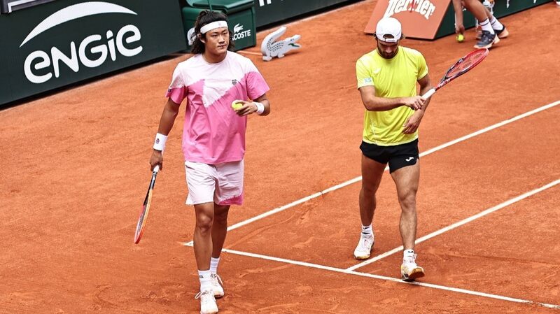 Du_o_sorpresa_Zhang_y_Machac_se_mete_en_cuartos_de_final_de_Roland_Garros___