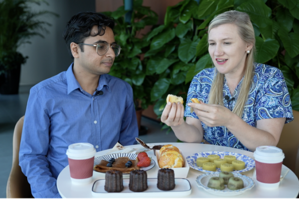 Duelo_Dulce__Prueba_de_Sabor_de_Pasteles_de_China_y_Francia___ video poster