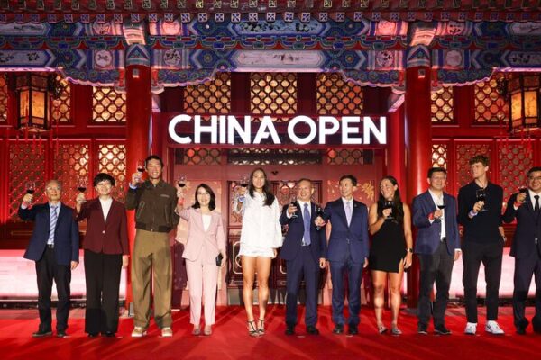 El Abierto de China 2024 comienza con una fiesta de jugadores llena de estrellas en Pekín 🎾✨ El_Abierto_de_China_2024_comienza_con_una_fiesta_de_jugadores_llena_de_estrellas_en_Peki_n___