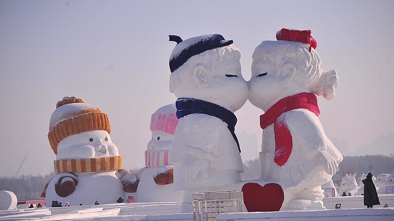 El_Amor_Florece_en_Hielo__El_Maravilloso_Mundo_Invernal_de_Harbin