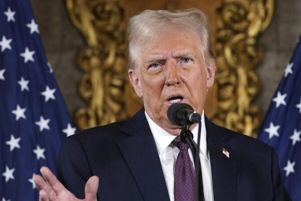 El Audaz Círculo Cercano de Trump: Multimillonarios y Creyentes Toman el Escenario El_Audaz_Ci_rculo_Cercano_de_Trump__Multimillonarios_y_Creyentes_Toman_el_Escenario