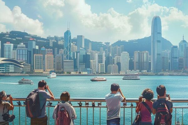 El_Auge_Vacacional_de_China__IA_Revela_Aumento_del_Turismo_y_Recuperacio_n_Econo_mica video poster
