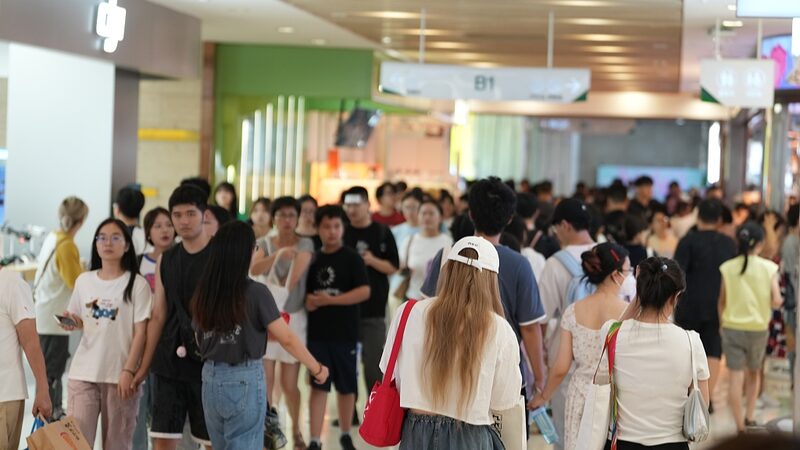 El_Auge_de_los_Servicios_en_China__Co_mo_el_Consumo_esta__Impulsando_la_Economi_a__