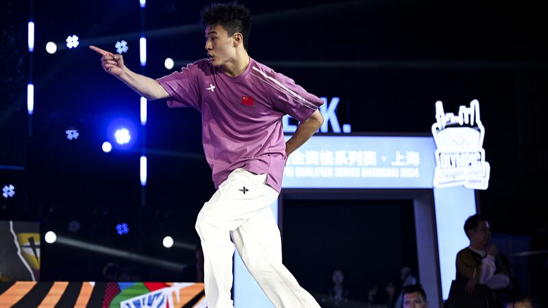 El_B_Boy_chino_Qi_Xiangyu_apunta_al_oro_en_los_Juegos_Oli_mpicos_de_Pari_s_2024__
