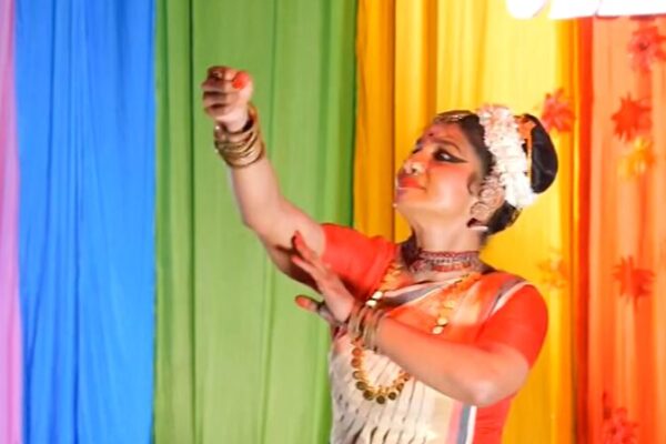 El_Baile_que_Une__Danza_Cla_sica_China_e_India_entrelazadas_a_trave_s_del_tiempo video poster