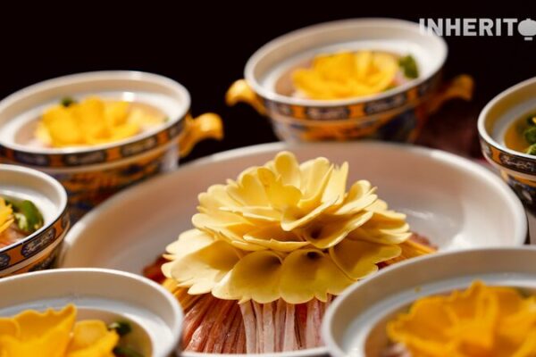 ¡El Banquete de Agua de Luoyang: Un Festín Cultural de la Ruta de la Seda! 🌊🍜 _El_Banquete_de_Agua_de_Luoyang__Un_Festi_n_Cultural_de_la_Ruta_de_la_Seda____