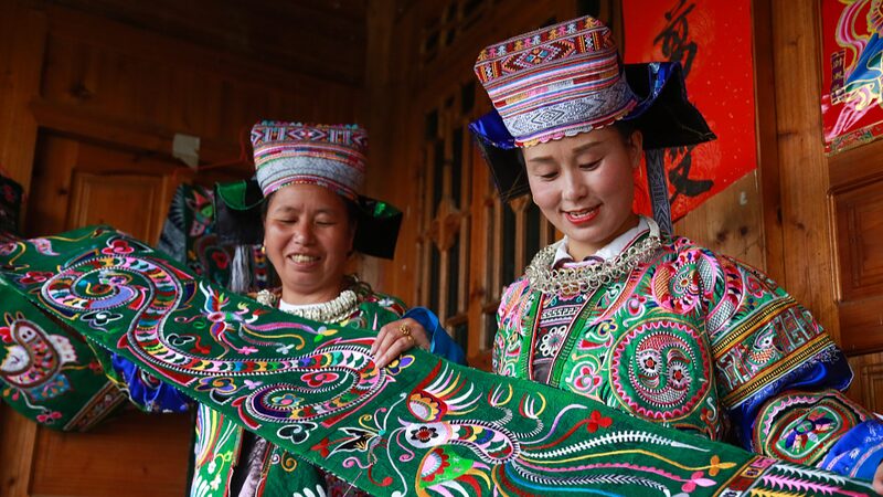 El_Bordado_Miao_Teje_Nueva_Vida_en_la_Economi_a_Rural_de_Guizhou___