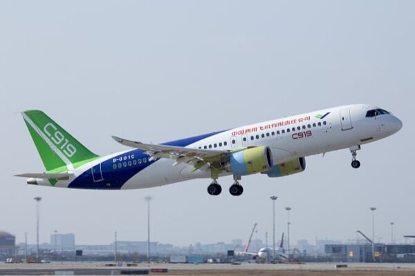 El C919 de China despega en el Singapore Airshow 2024 ✈️ El_C919_de_China_despega_en_el_Singapore_Airshow_2024___