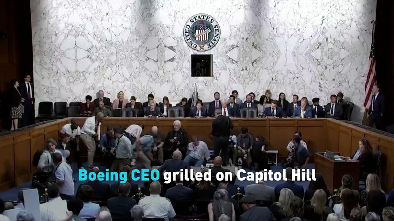 El_CEO_de_Boeing_enfrenta_interrogatorio_en_el_Capitolio_sobre_la_seguridad_de_las_aeronaves____ video poster