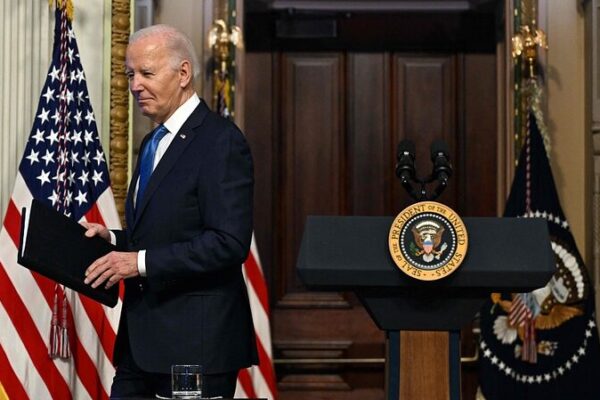 El Circo Político de América: Juicio Político a Biden en Medio del Caos 🎪 El_Circo_Poli_tico_de_Ame_rica__Juicio_Poli_tico_a_Biden_en_Medio_del_Caos__
