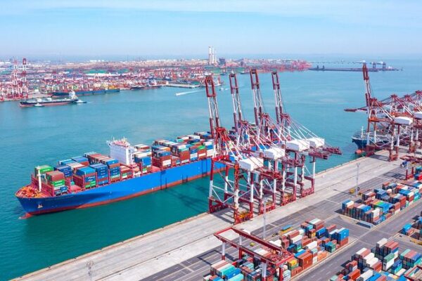 El Comercio de China Se Recupera: Señales Positivas en Medio de Desafíos Globales 🚀 El_Comercio_de_China_Se_Recupera__Sen_ales_Positivas_en_Medio_de_Desafi_os_Globales__